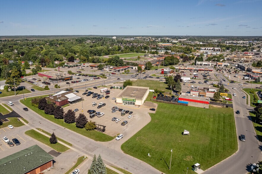 More Photos Of 3027 Parkedale Ave, Brockville General Retail For Sale