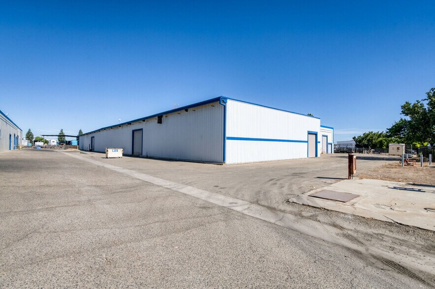 More Photos Of 5333 N Cornelia Ave, Fresno Warehouse For Sale