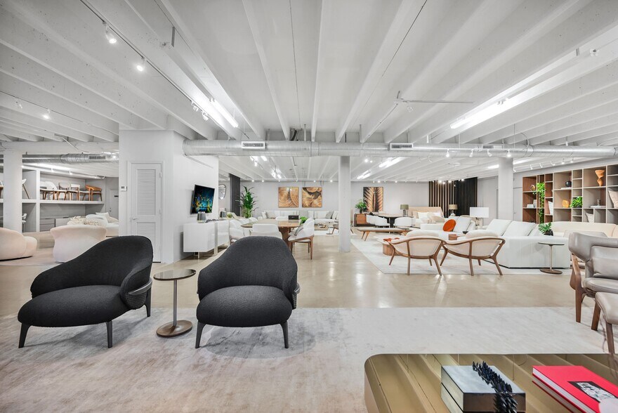 More Photos Of 294 NW 54th St, Miami Showroom For Lease