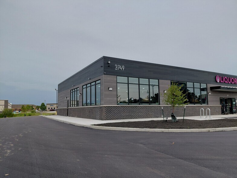 More Photos Of 3749 Landmark Dr, Lafayette Restaurant For Lease