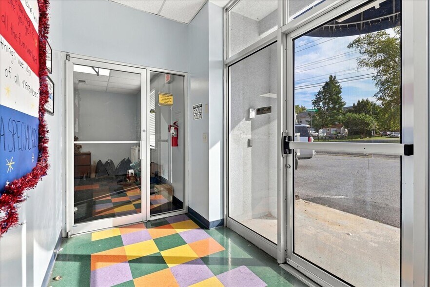 More Photos Of 991 Chicago Ave, Harrisonburg Flex For Sale