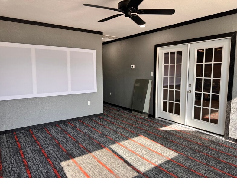 More Photos Of 603 Lake Murray Dr E, Ardmore Flex For Sale