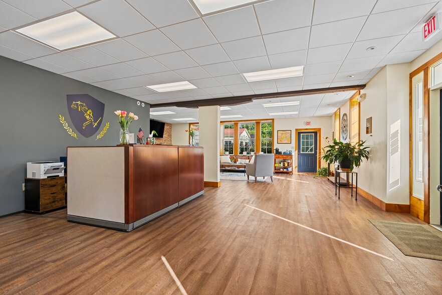 More Photos Of 501 Main St, Odessa Office For Sale