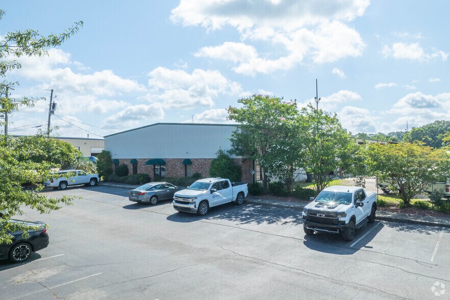 More Photos Of 141 Cort Rd, Columbia Warehouse For Lease