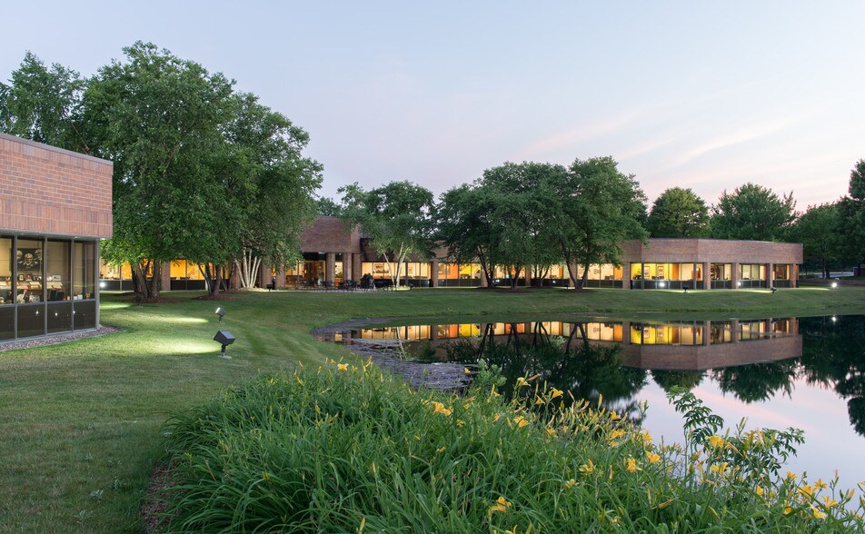 More Photos Of 250 N Patrick Blvd, Brookfield Office For Lease