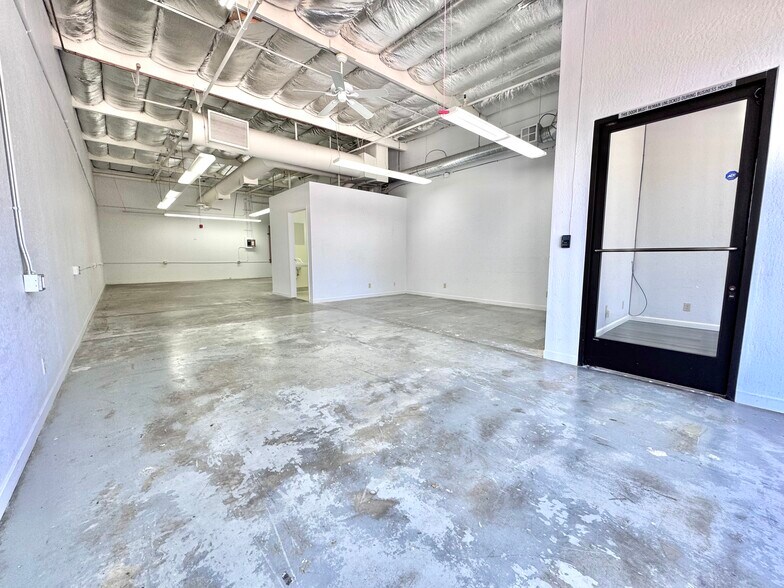 More Photos Of 922 San Leandro Ave, Mountain View Light Manufacturing For Lease