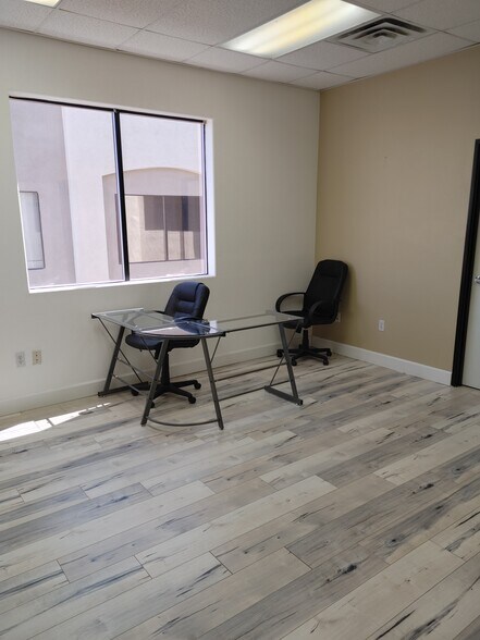 More Photos Of 8867 W Flamingo Rd, Las Vegas Office For Sale