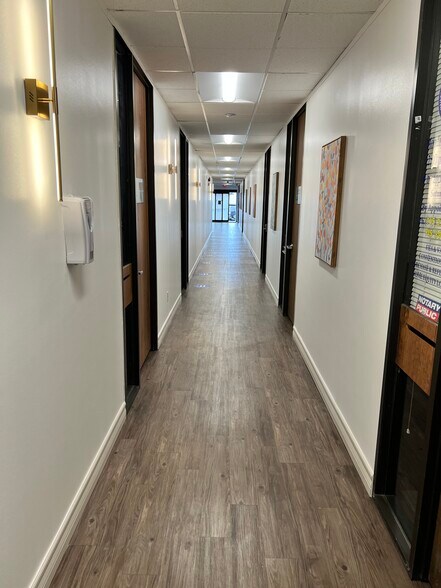 More Photos Of 7500 Viscount Blvd, El Paso Medical For Lease