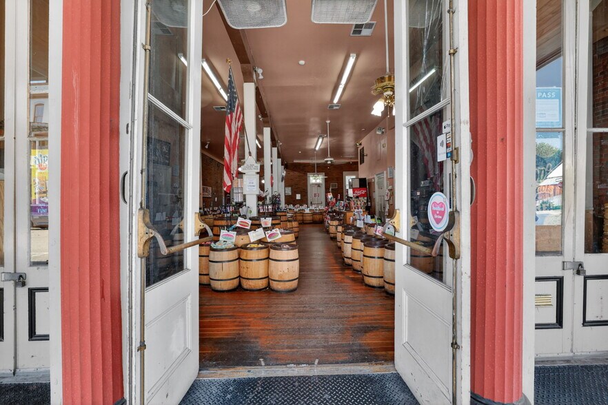 More Photos Of 120-124 J St, Sacramento Storefront Retail Residential For Sale