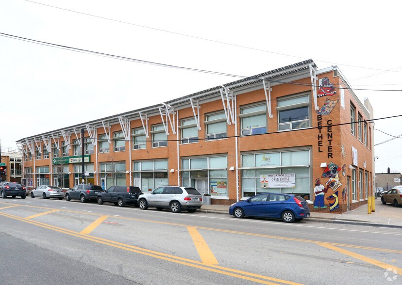 More Photos Of 304-332 N Pulaski Rd, Chicago Storefront Retail Office For Lease