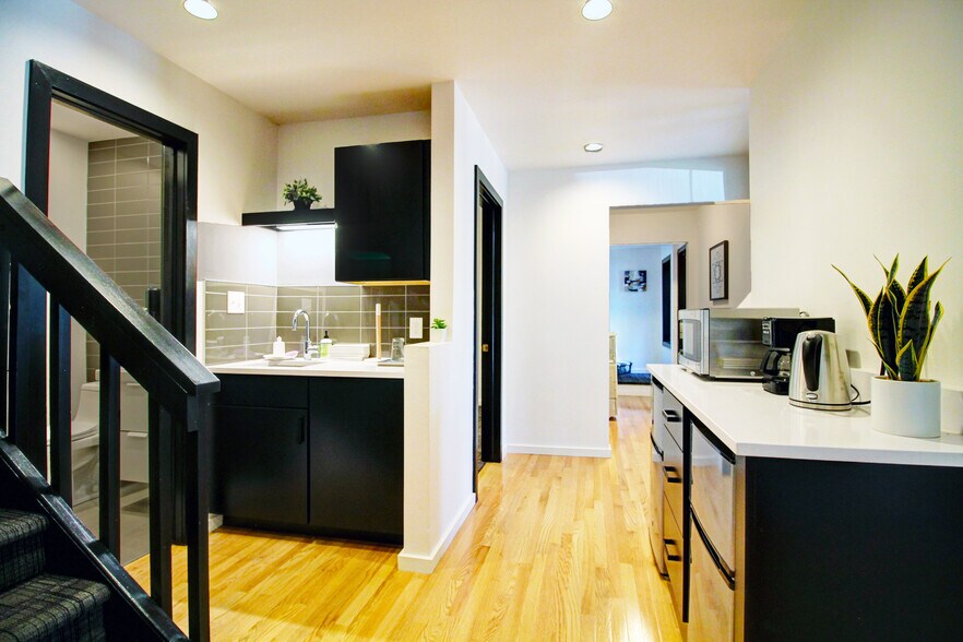 More Photos Of 595 Canyon Blvd, Boulder Office For Lease