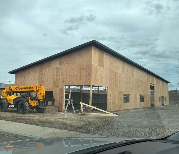 More Photos Of 2648 NW 7th St, Redmond Freestanding For Lease