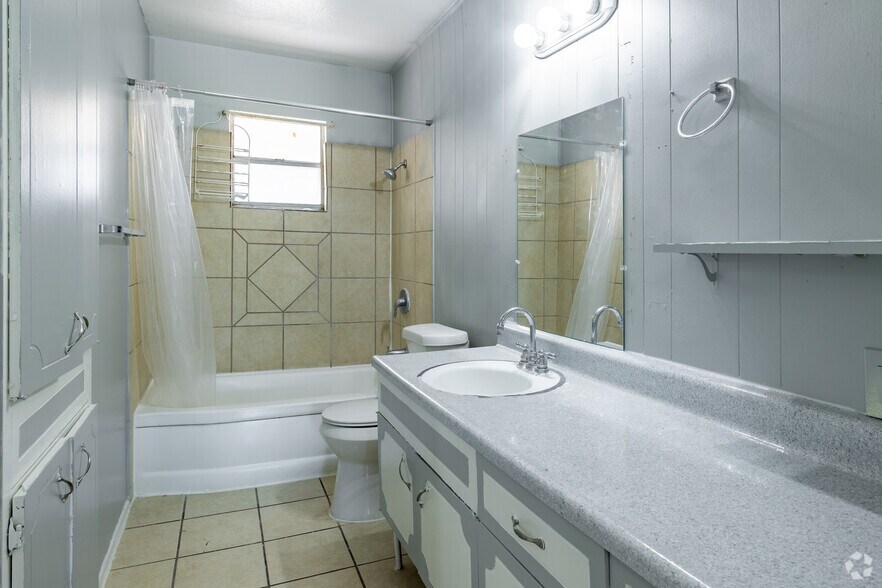 More Photos Of 7314-100 Oak Manor Dr, San Antonio Apartments For Sale