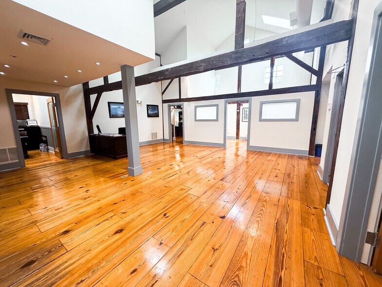 More Photos Of 3 Mapleton Rd, Princeton Office For Sale