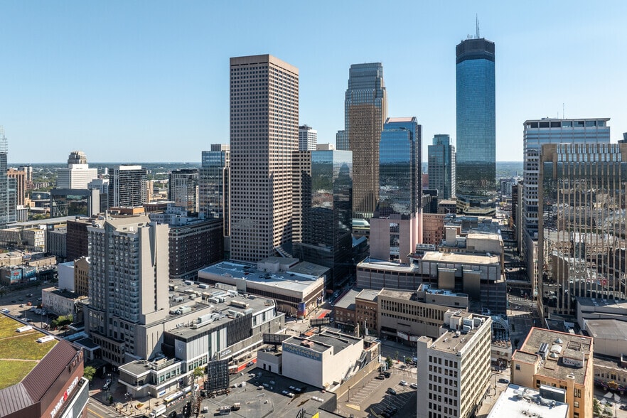 More Photos Of 700 Hennepin Ave, Minneapolis General Retail For Sale