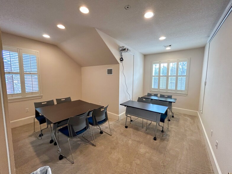 More Photos Of 7 Grogans Park Dr, Spring Loft Creative Space For Sale