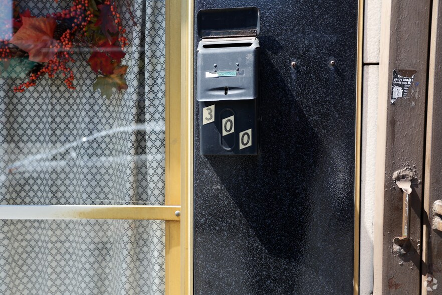 More Photos Of 300 Court St, Brooklyn Storefront Retail Residential For Lease