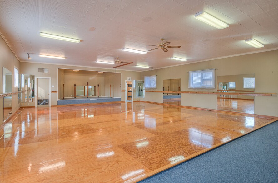 More Photos Of 502 NE Revere Ave, Bend Specialty For Sale