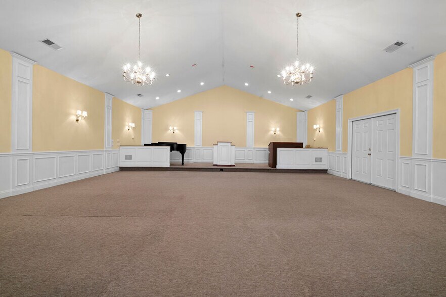 More Photos Of 9 Rome Rd SW, Cave Spring Funeral Home For Sale