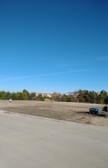 More Photos Of 50 Noble Ct, Heath Land For Sale