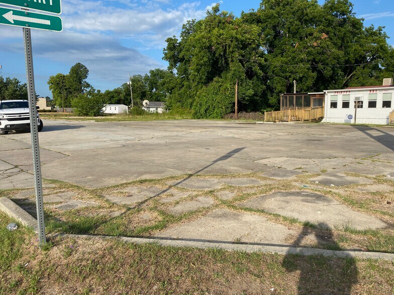 Primary Photo Of 302-306 N Pierce St, Alma Land For Sale
