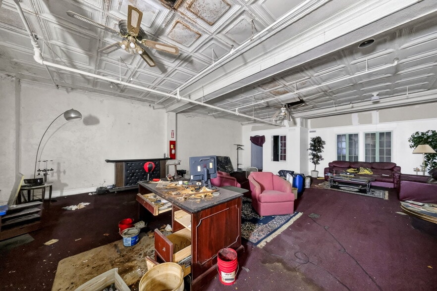 More Photos Of 2000-2014 Salisbury St, Saint Louis General Retail For Sale