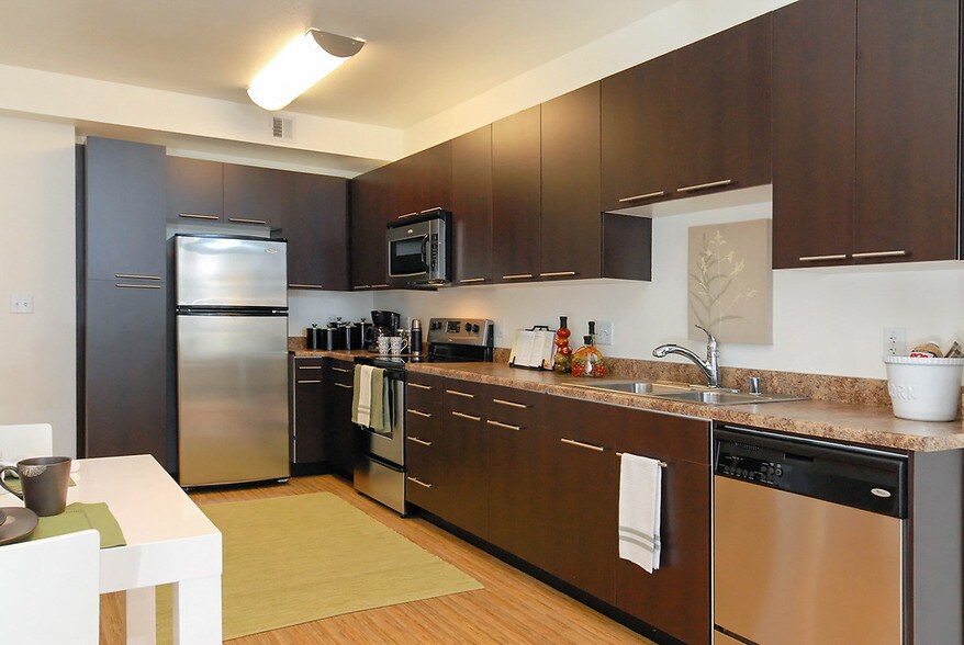 More Photos Of 6399 Christie Ave, Emeryville Apartments For Lease