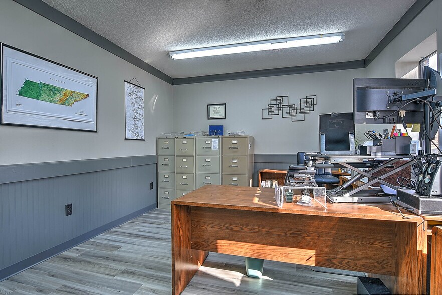 More Photos Of 2514 Old Lewis Rd, Johnson City Warehouse For Lease