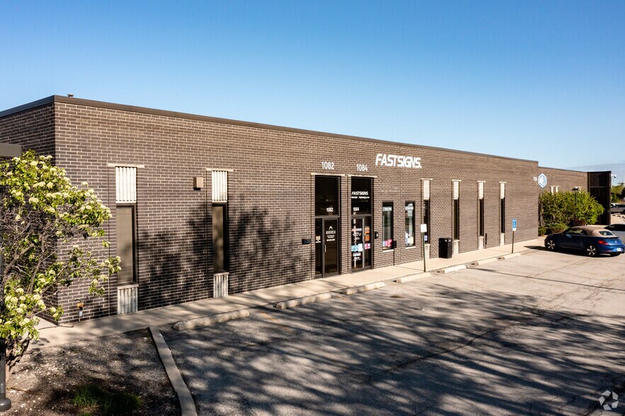 More Photos Of 1026-1100 National Pky, Schaumburg Unknown For Lease