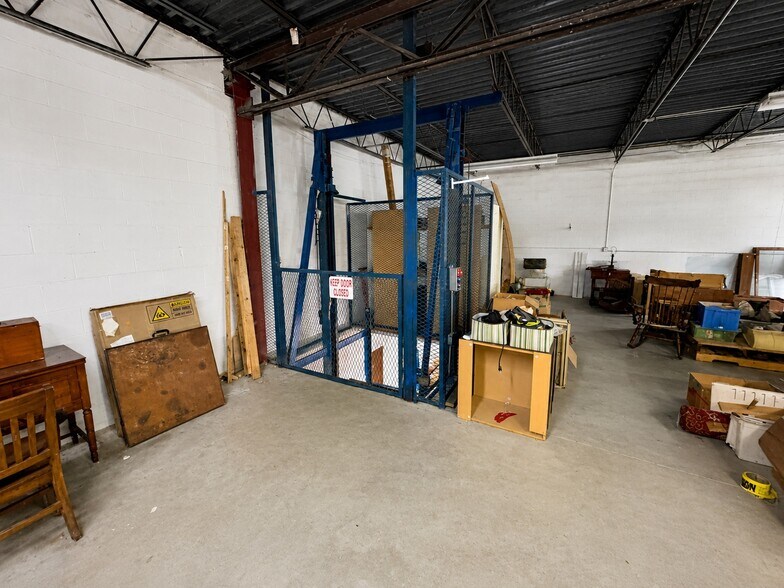 More Photos Of 5600 N US-31, Williamsburg Storefront For Sale