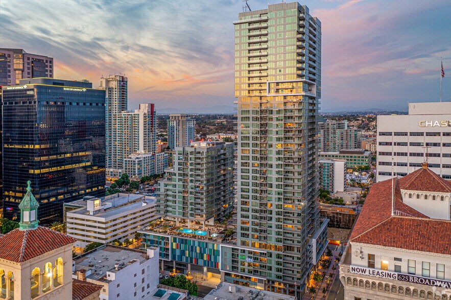 More Photos Of 702 Broadway, San Diego Apartments For Lease