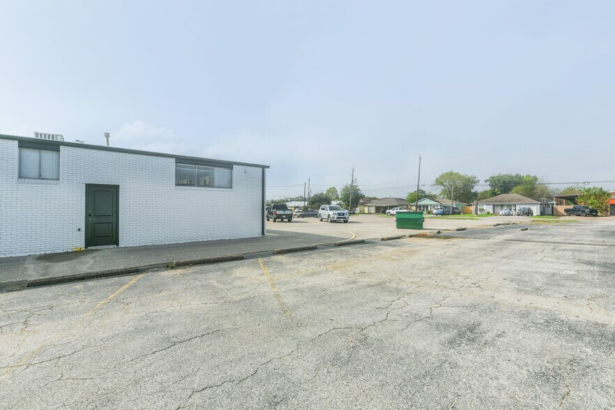 More Photos Of 1022 Pasadena Blvd, Pasadena Medical For Lease