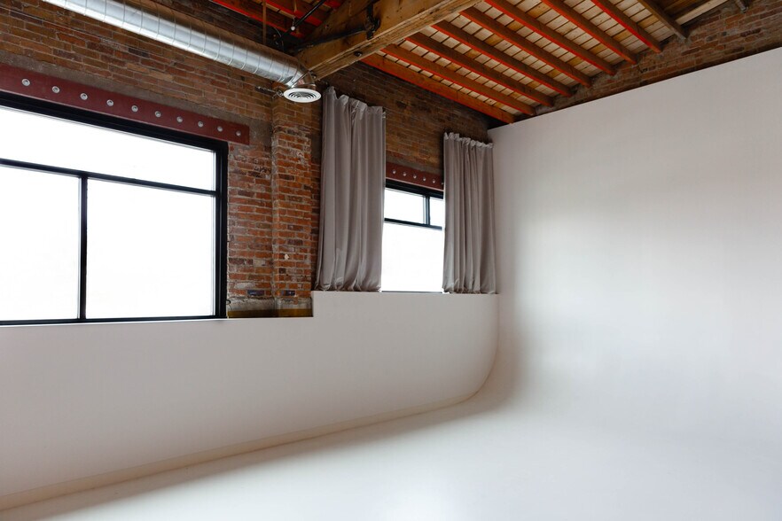 More Photos Of 2204 Washington Blvd, Ogden Storefront For Lease