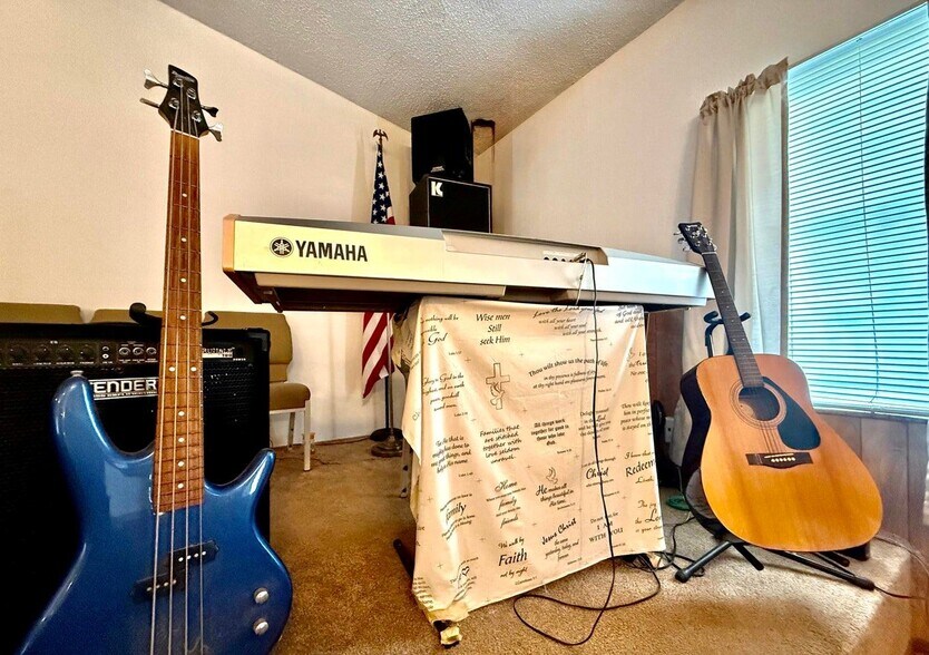 More Photos Of 101 Sesame St, Palatka Specialty For Sale