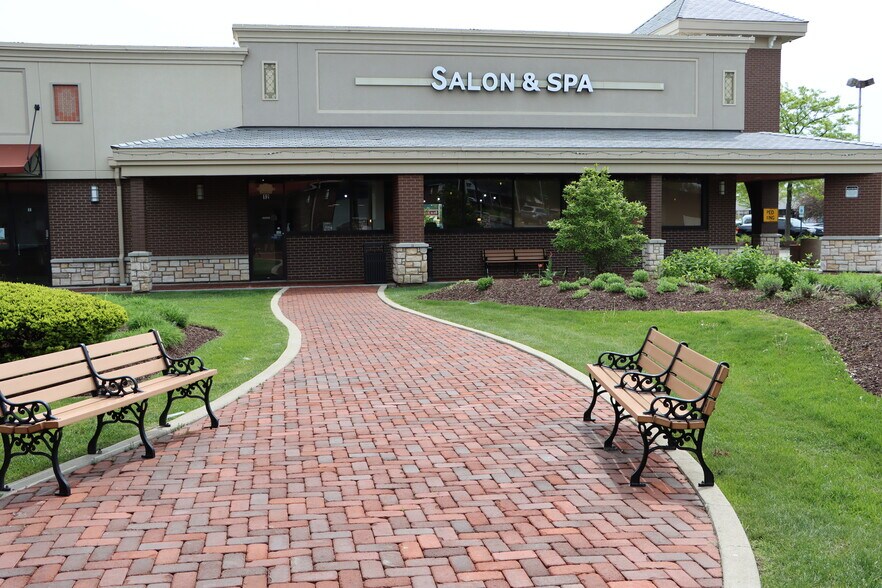 More Photos Of 29 Crystal Lake Plz, Crystal Lake Unknown For Lease