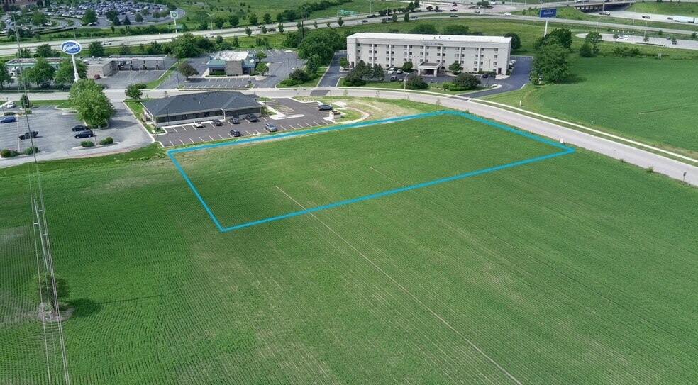 More Photos Of 623 Midland Rd, Janesville Land For Sale
