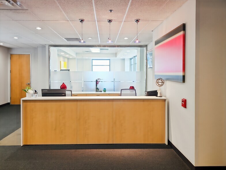 More Photos Of 841 Prudential Dr, Jacksonville Coworking Space