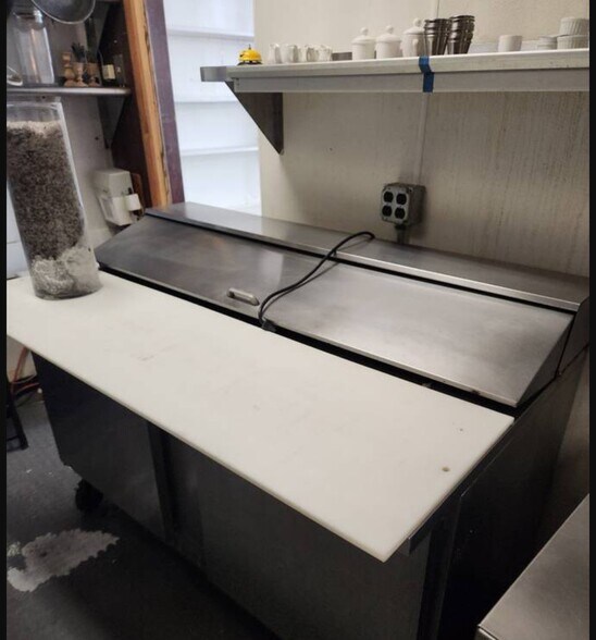 More Photos Of 64 Main St, Vinalhaven General Retail For Lease