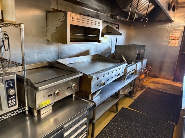 More Photos Of 1964 W Foothill Blvd, Upland Restaurant For Sale