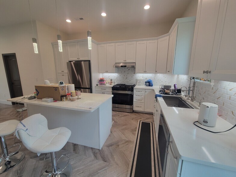 More Photos Of 925 Turner St, Maryville Apartments For Sale