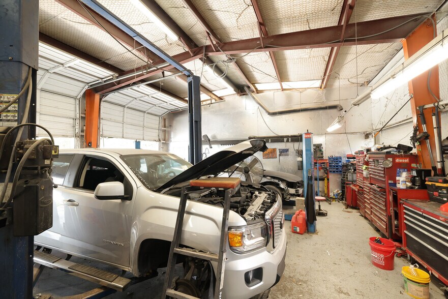 More Photos Of 15451 Bulverde Rd, San Antonio Auto Repair For Sale