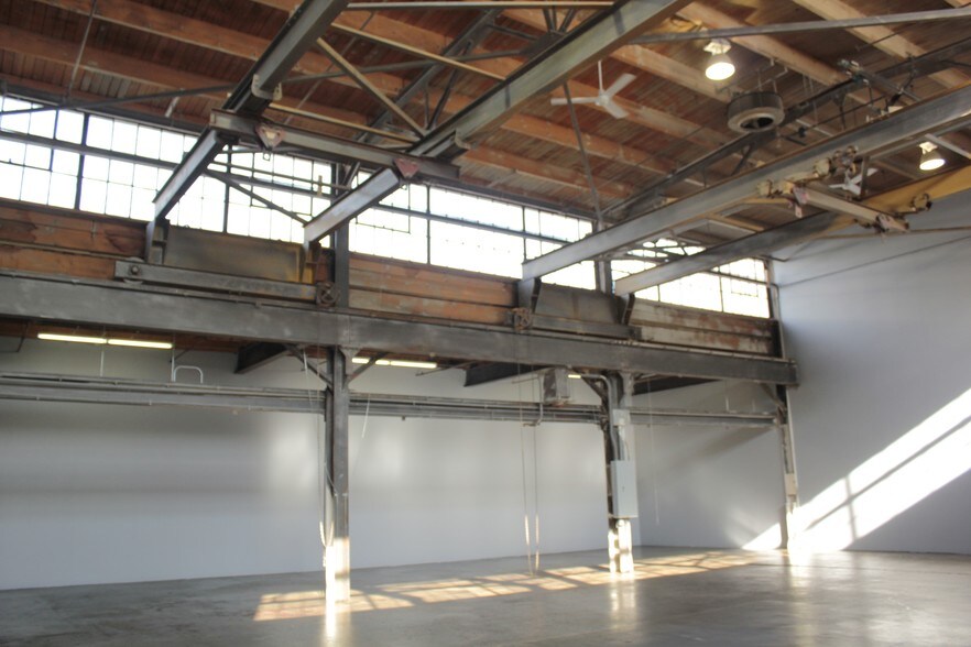 More Photos Of 1618-1620 Central Ave NE, Minneapolis Warehouse For Lease