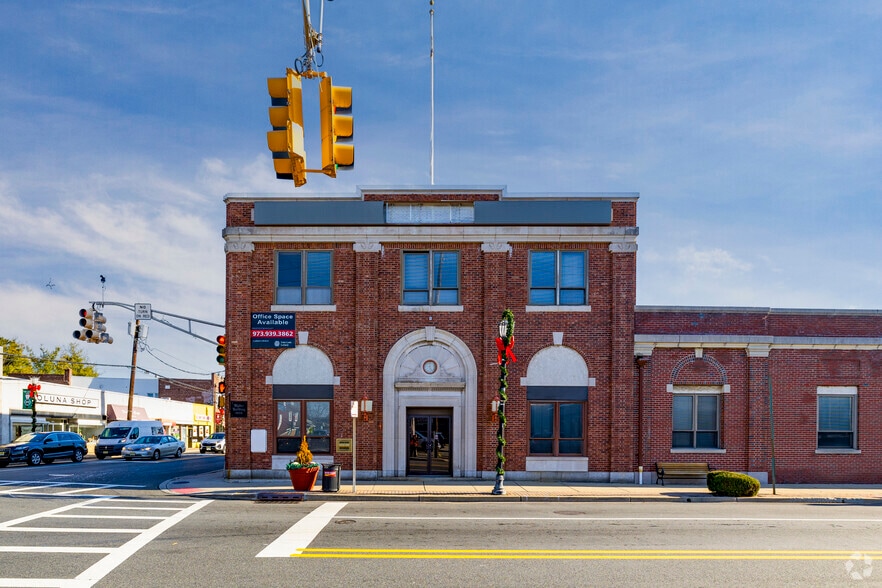 More Photos Of 13-51 River Rd, Fair Lawn General Retail For Sale