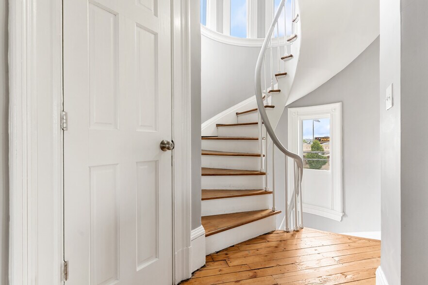 More Photos Of 285 Congress St, Bridgeport Office For Sale