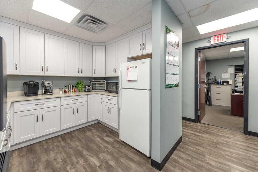 More Photos Of 36 W Pennsylvania Ave, Walkersville Warehouse For Sale