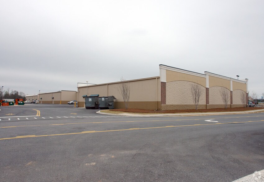 More Photos Of 1424 Hudson Bridge Rd, Stockbridge Freestanding For Lease