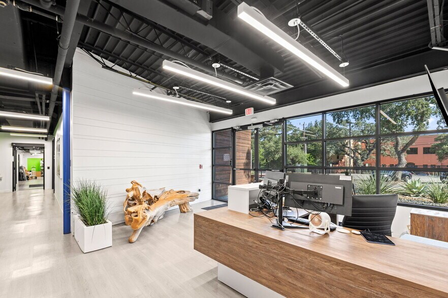More Photos Of 120 Chula Vista, San Antonio Office For Sale