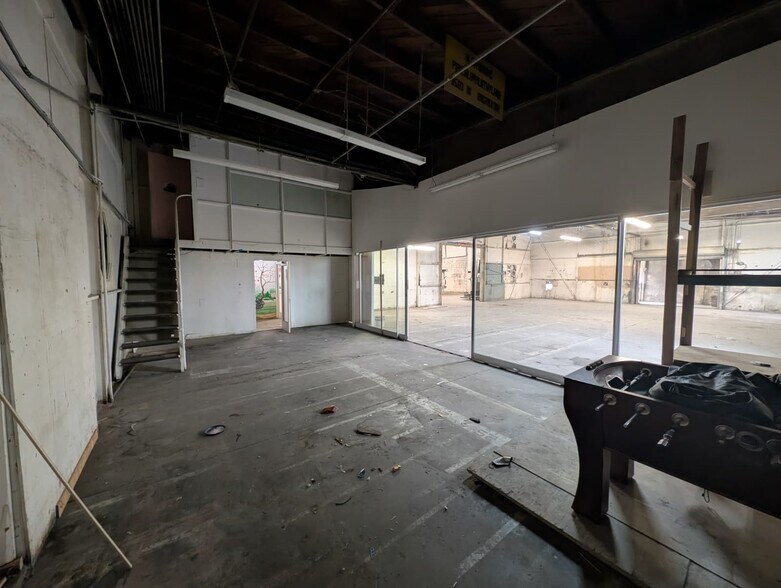 More Photos Of 2120 W 15th St, Long Beach Warehouse For Lease