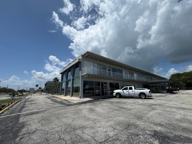 More Photos Of 3910 S Washington Ave, Titusville Office For Lease