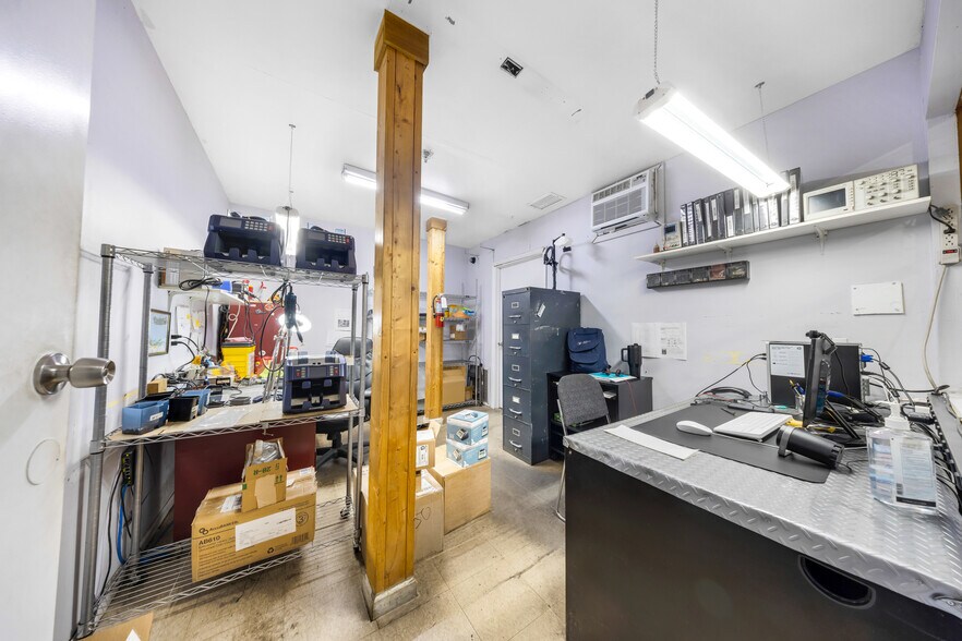 More Photos Of 7100-7114 NW 50th St, Miami Warehouse For Sale